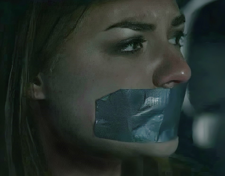 Born Bad--- (2011)---Meredith-Monroe_dazzlerotica-com_damsels-v4