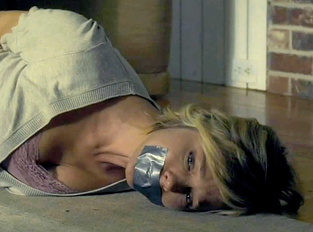 Haven---S2-ep-11--Business as Usual (2011)---Crystal Allen_dazzlerotica-com_damsels