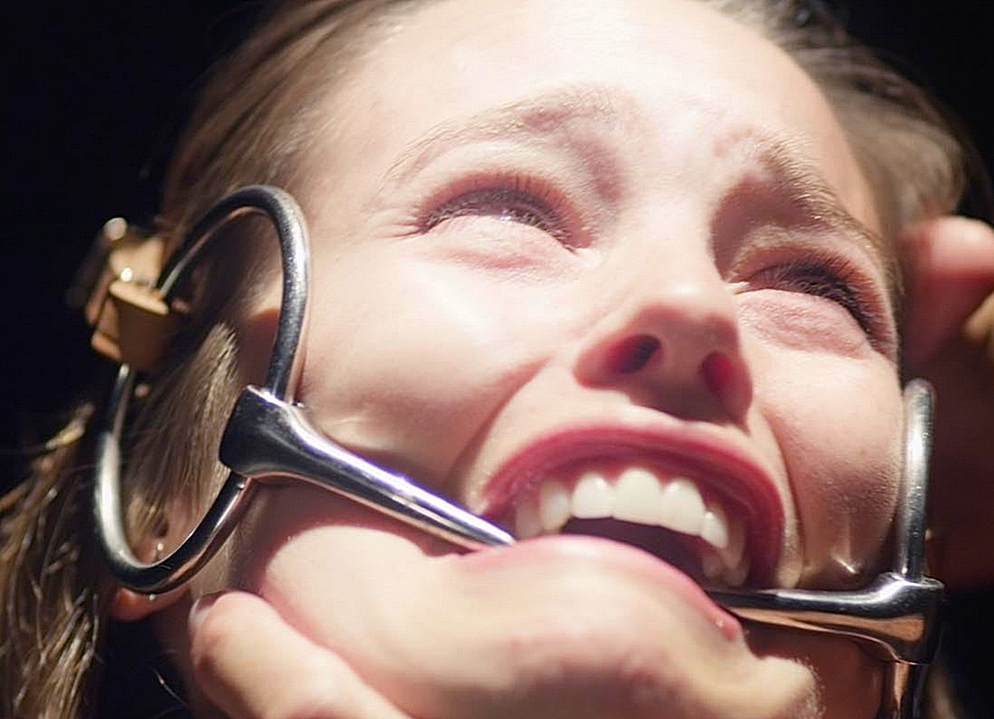 Martyrs---(2015)---Bailey-Noble_dazzlerotica-com_damsels