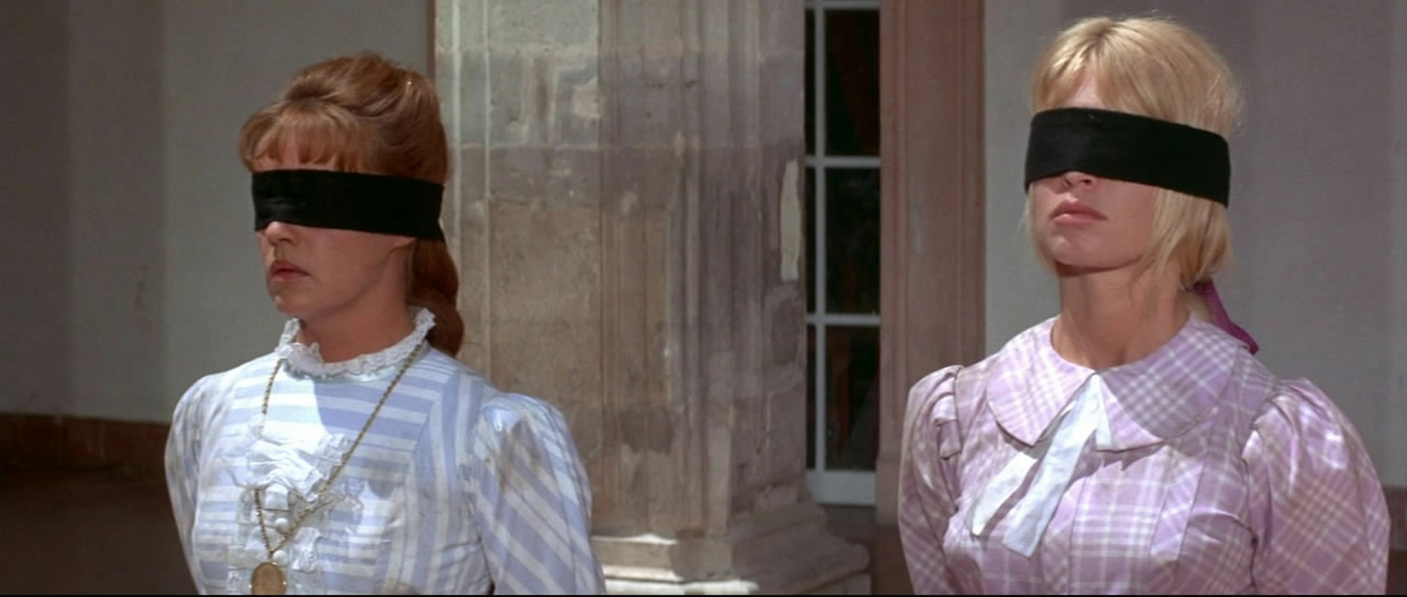 Viva-Maria----(1965)---Jeanne-Moreau=--and---Brigitte-Bardot-002_dazzlerotica-com_damsels